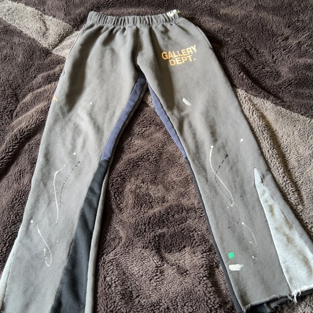 Flared gallery department sweatpants (WILLING TO NEGOCIATE)